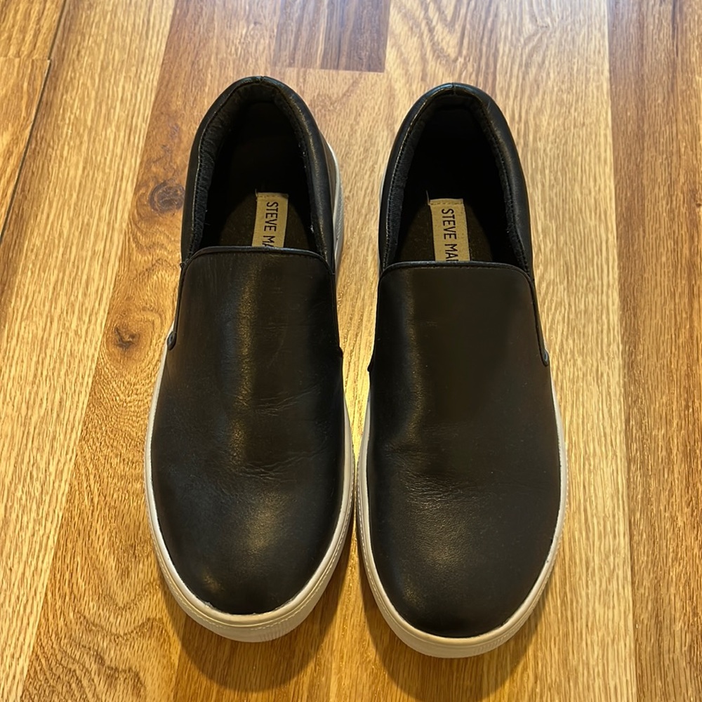 Steve Madden platform slide on sneakers. Size 6.5. Black leather